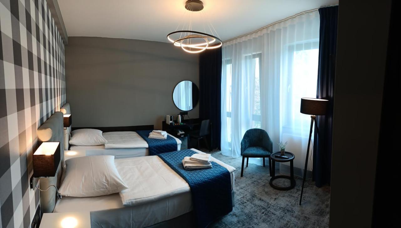 Hotel Sanova Jaroslaw Ngoại thất bức ảnh