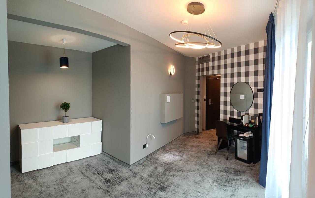 Hotel Sanova Jaroslaw Ngoại thất bức ảnh