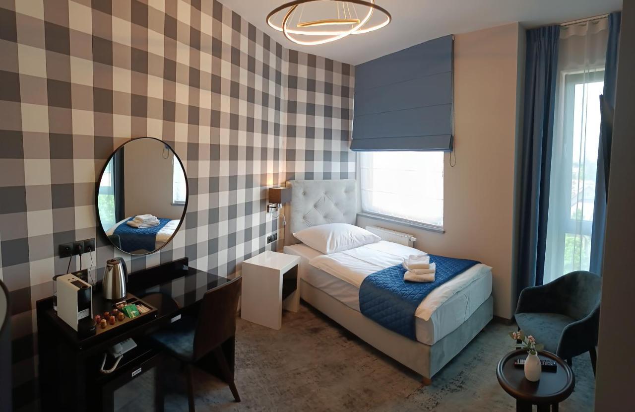 Hotel Sanova Jaroslaw Ngoại thất bức ảnh