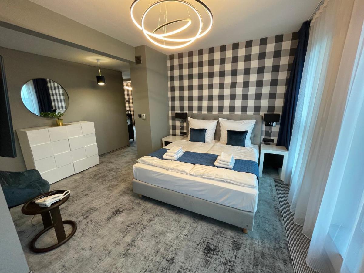 Hotel Sanova Jaroslaw Ngoại thất bức ảnh