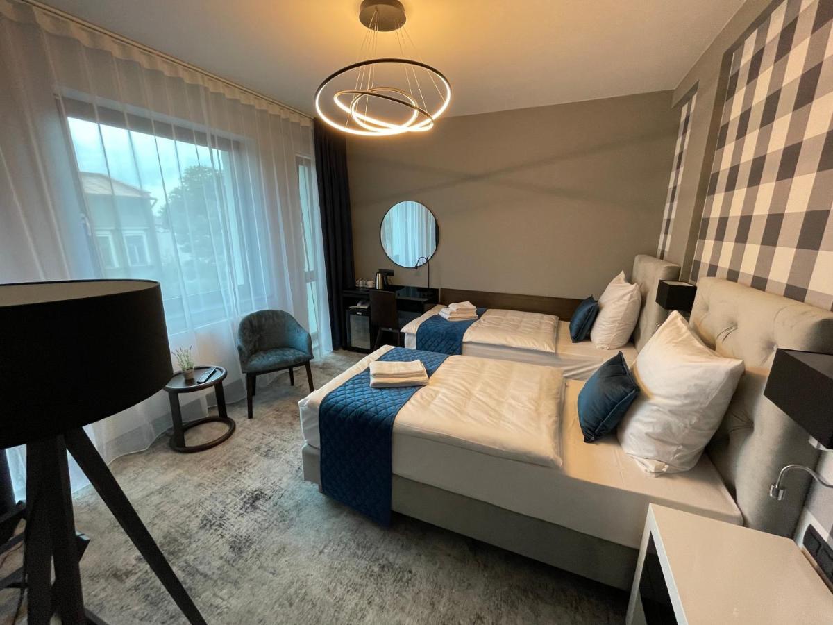 Hotel Sanova Jaroslaw Ngoại thất bức ảnh