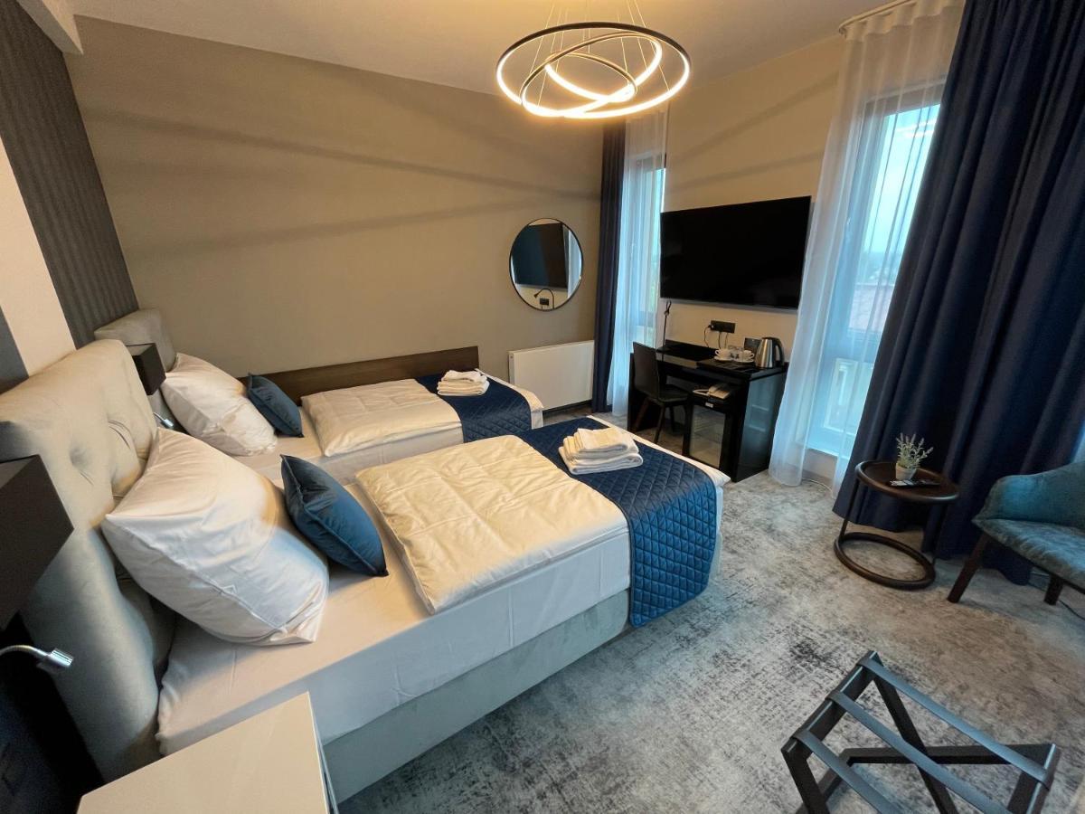 Hotel Sanova Jaroslaw Ngoại thất bức ảnh