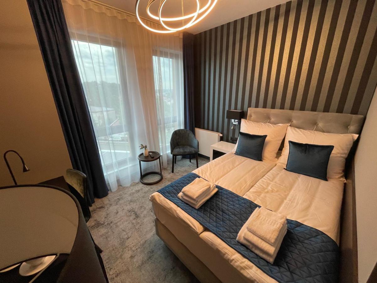 Hotel Sanova Jaroslaw Ngoại thất bức ảnh