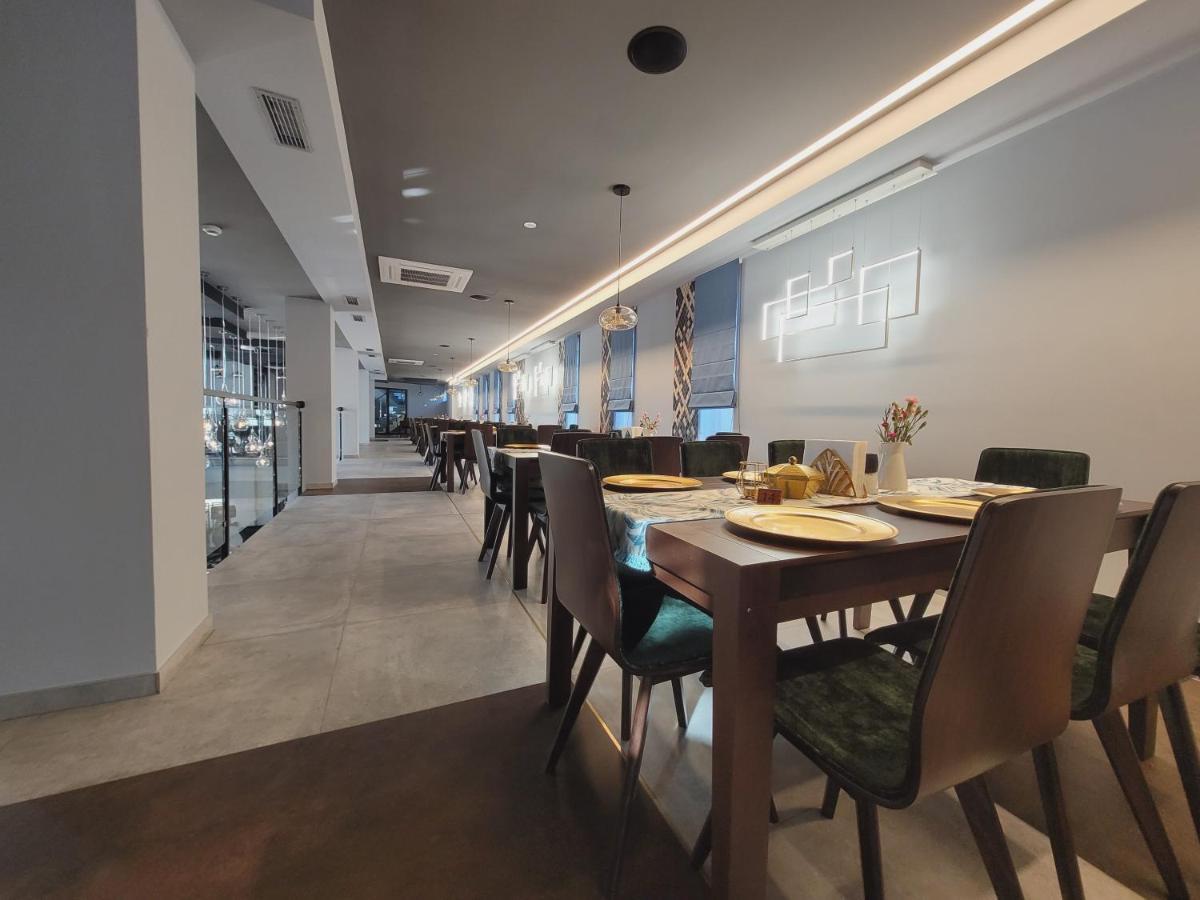 Hotel Sanova Jaroslaw Ngoại thất bức ảnh
