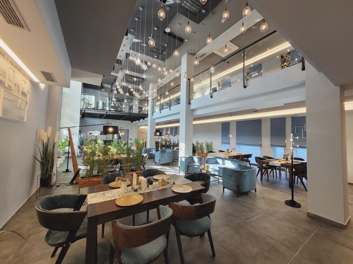 Hotel Sanova Jaroslaw Ngoại thất bức ảnh
