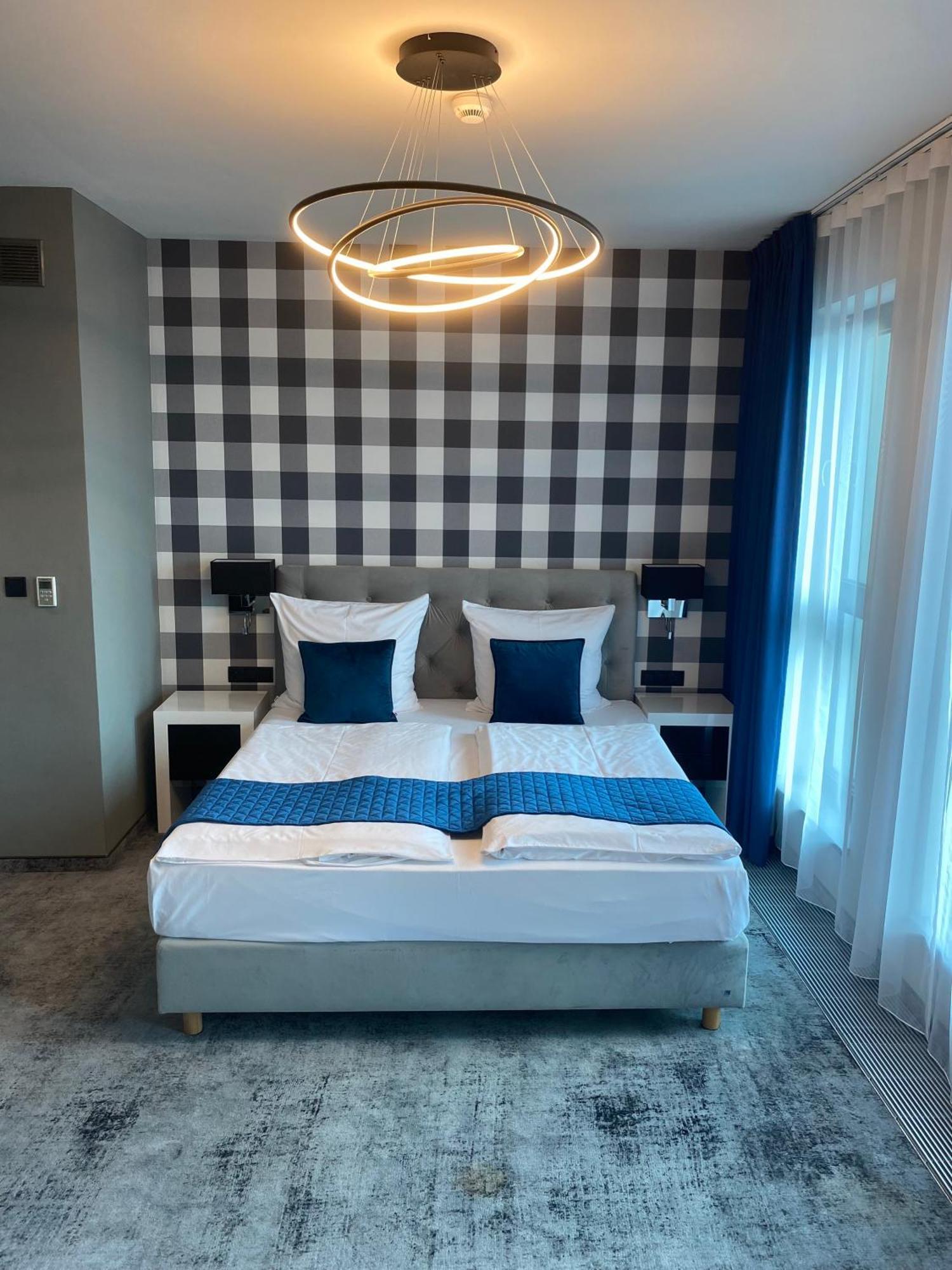 Hotel Sanova Jaroslaw Ngoại thất bức ảnh