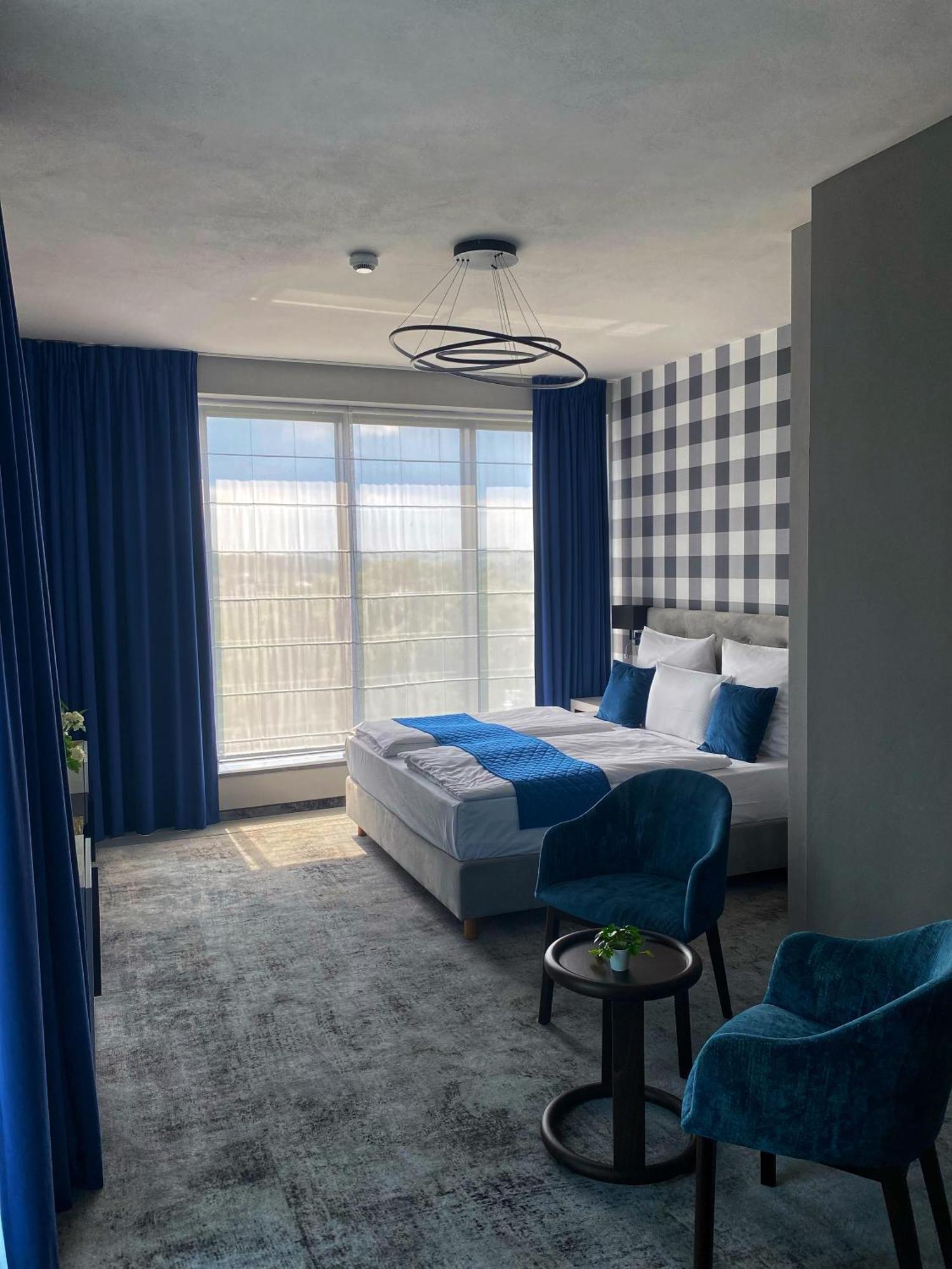 Hotel Sanova Jaroslaw Ngoại thất bức ảnh