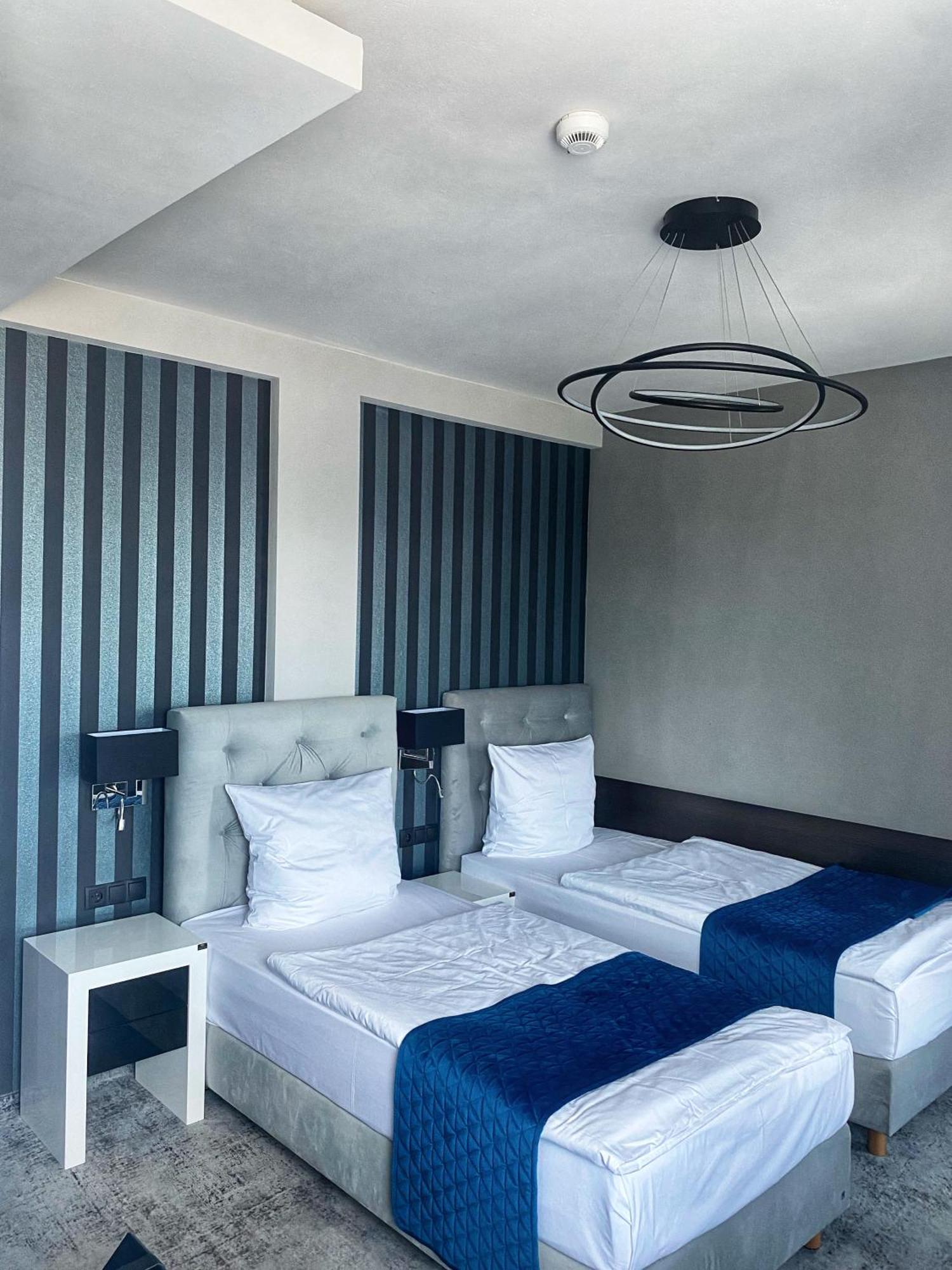 Hotel Sanova Jaroslaw Ngoại thất bức ảnh