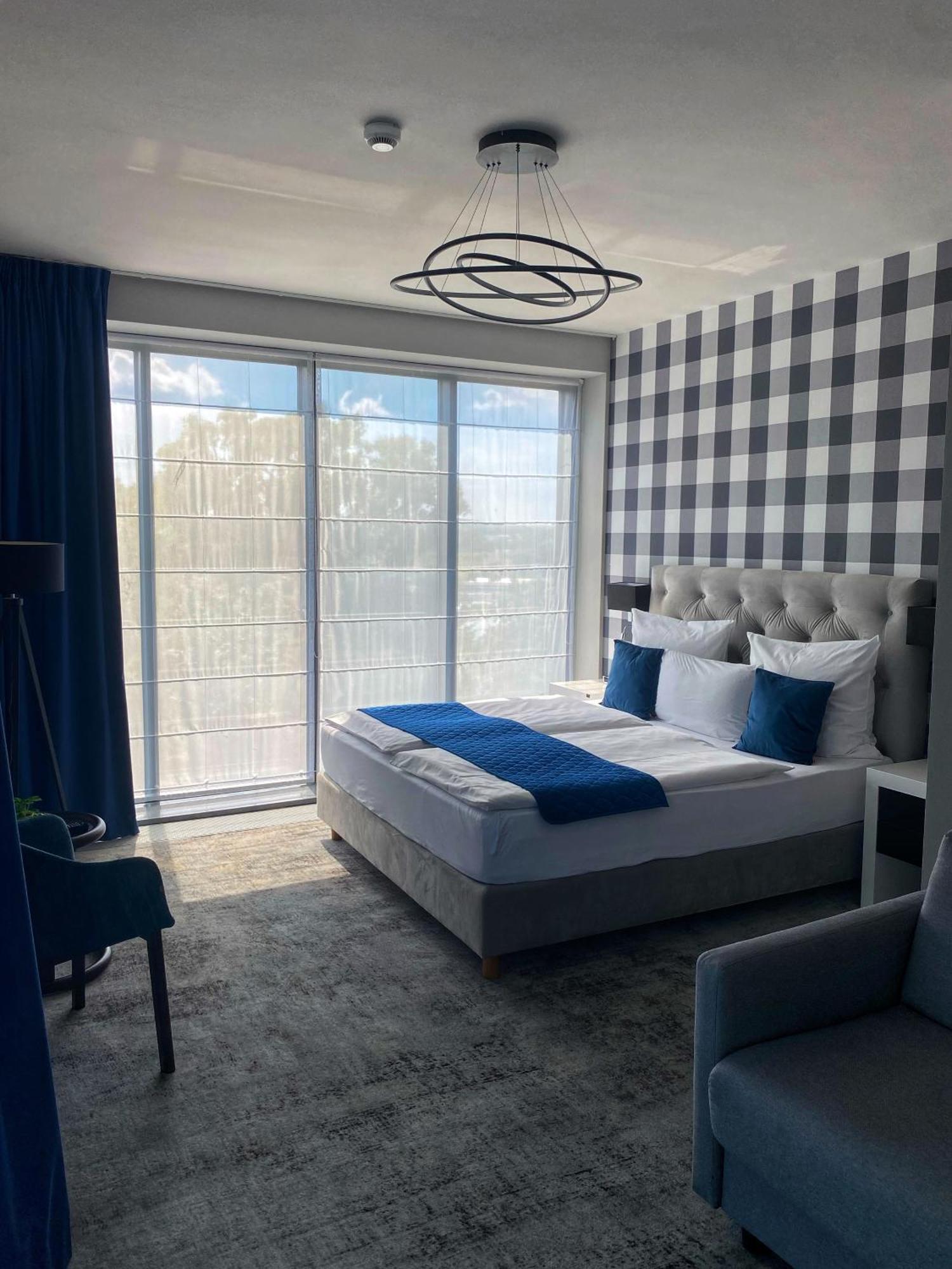 Hotel Sanova Jaroslaw Ngoại thất bức ảnh