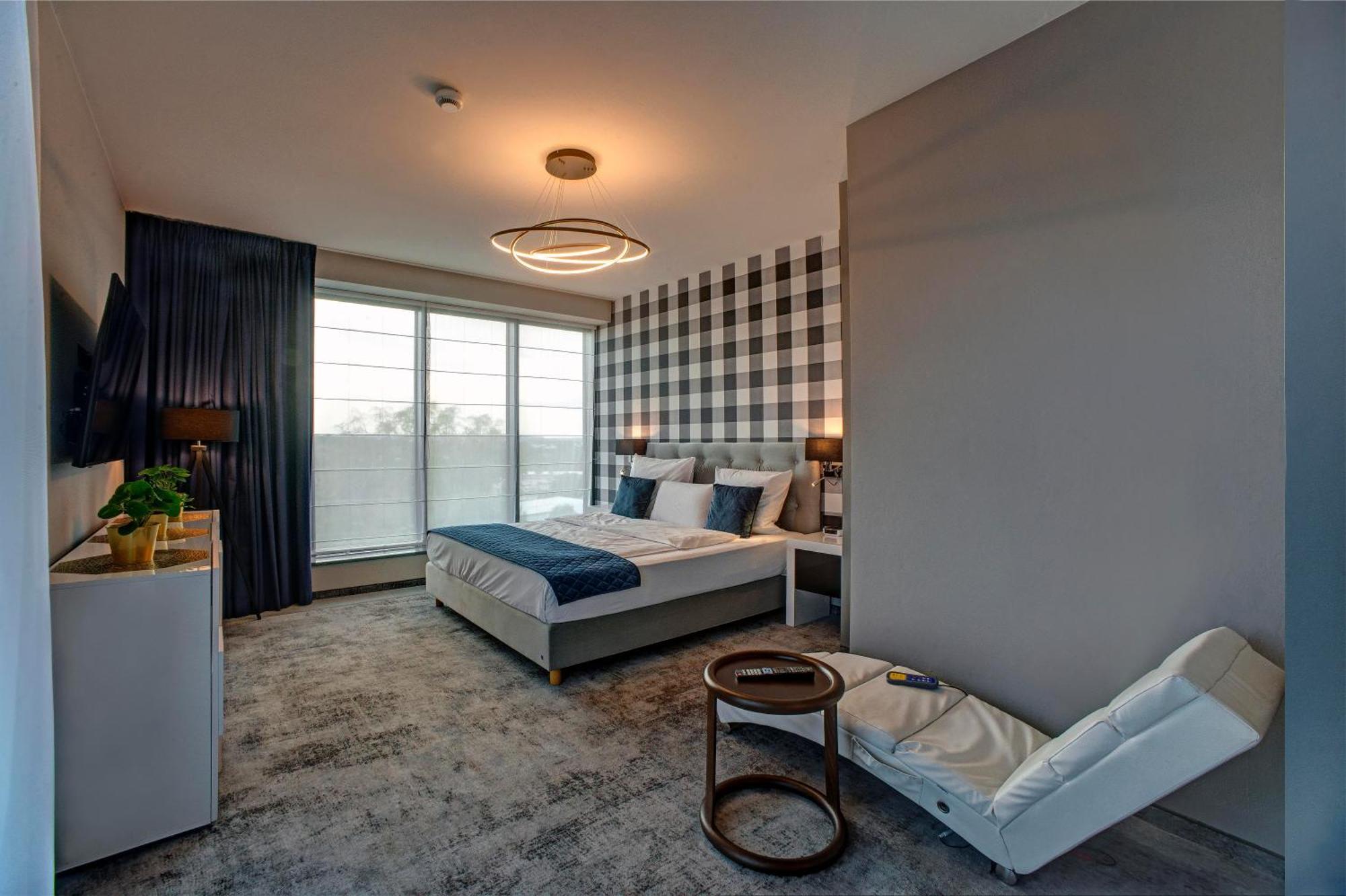 Hotel Sanova Jaroslaw Ngoại thất bức ảnh