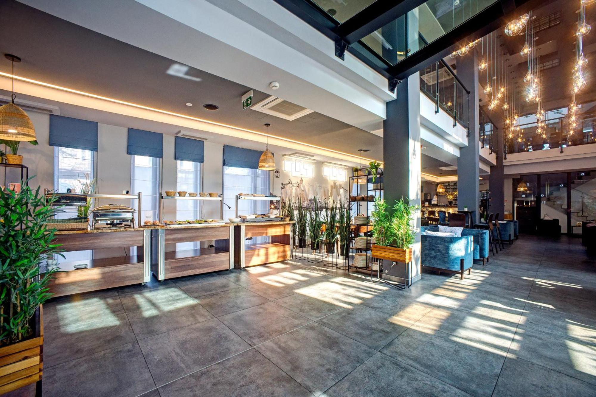Hotel Sanova Jaroslaw Ngoại thất bức ảnh