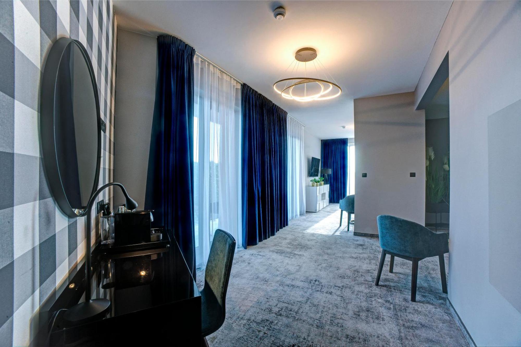 Hotel Sanova Jaroslaw Ngoại thất bức ảnh